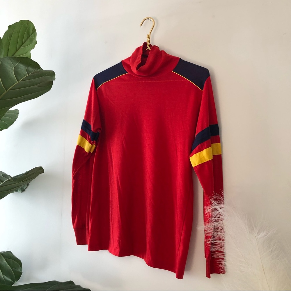 True Vintage 80’s Red Knit Turtleneck tee